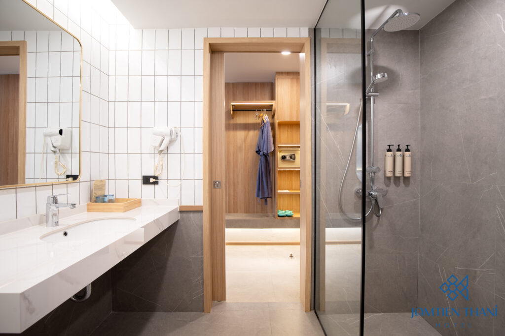 Jomtien Thani Hotel, Chonburi – Official Site : Deluxe Sea View